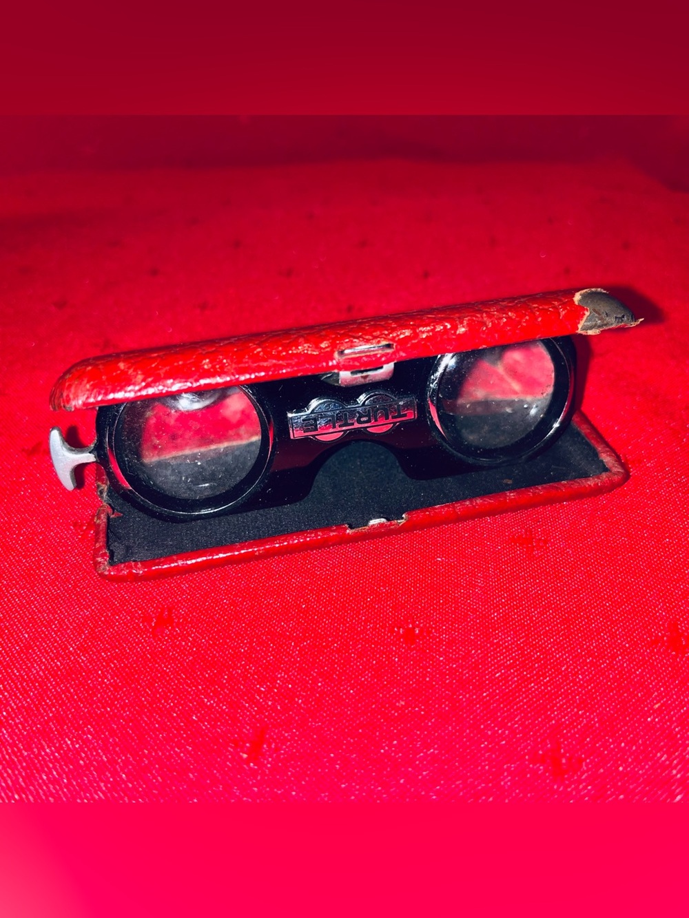 Vintage Turtle Binocular in Black with Red Case